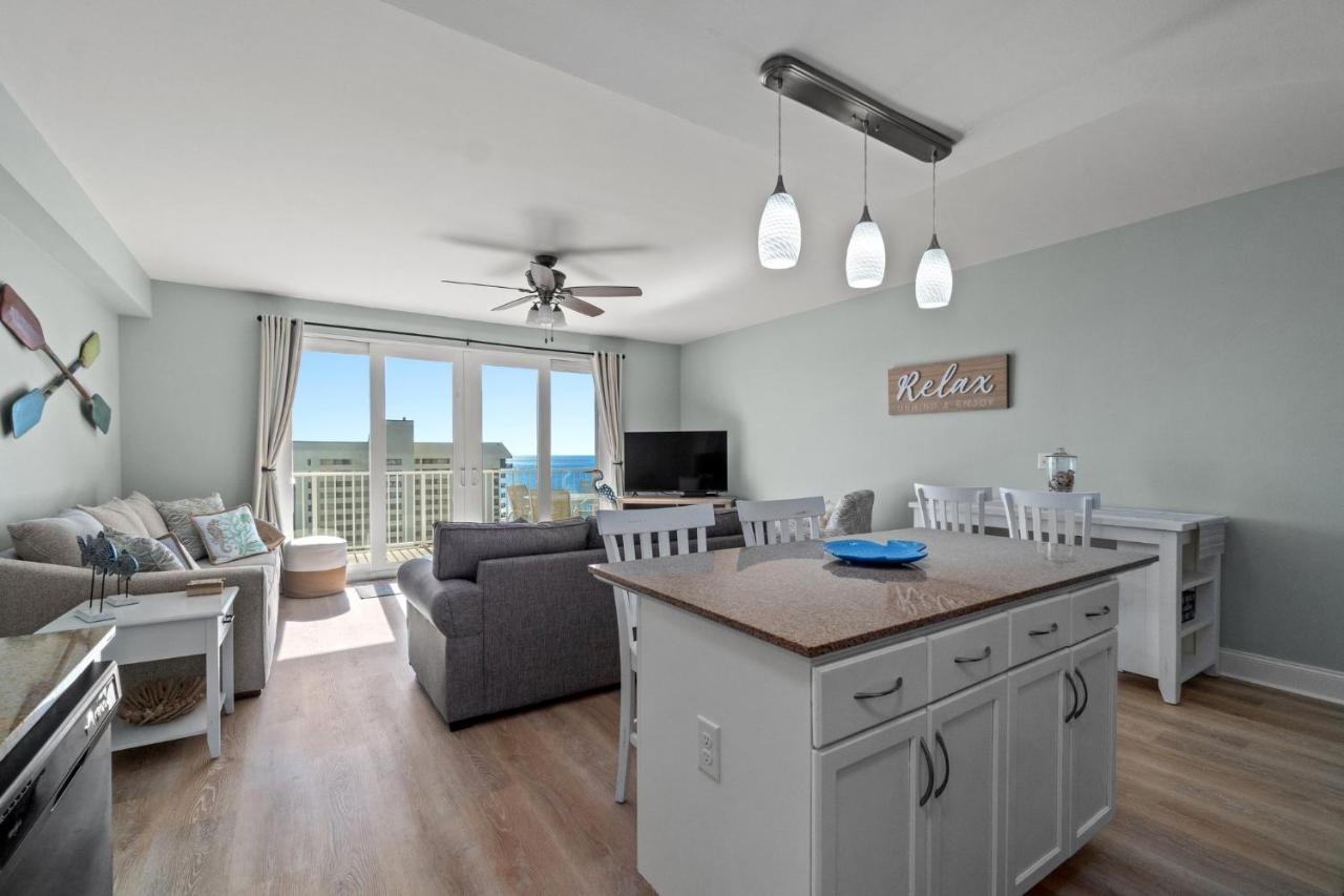 Living Right At Laketown Wharf #1016 By Nautical Holiday home *